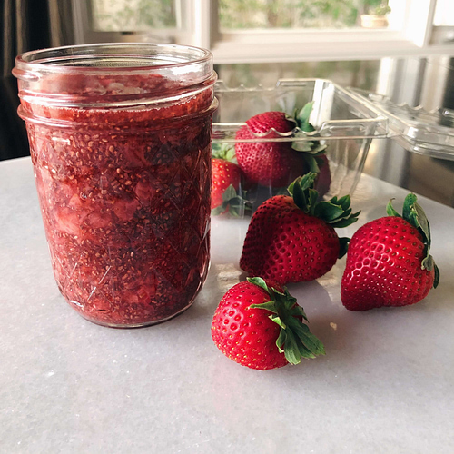 Healthy Homemade Strawberry Chia Jam! So easy to make and only simple, clean ingredients. #healthyfood #strawberryjam #healthyjam | www.jillzguerin.com