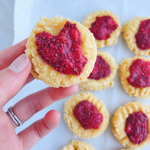 Strawberry Jam Cookies: healthy cookies that totally hit the spot and are OH SO REFRESHING! #healthycookies #glutenfreecookies | www.jillzguerin.com