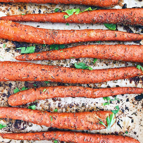 Easy Roasted Carrots: A healthy and delicious side to any meal. Tons of nutrition, but little effort! #healthyfood #healthyrecipe | www.jillzguerin.com