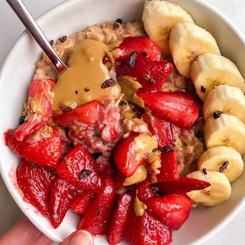 How to Make the Perfect Oatmeal Bowl: Can you really be a true adult if you don't know how to make the perfect oatmeal bowl? #oatmeal #breakfast | www.jillzguerin.com