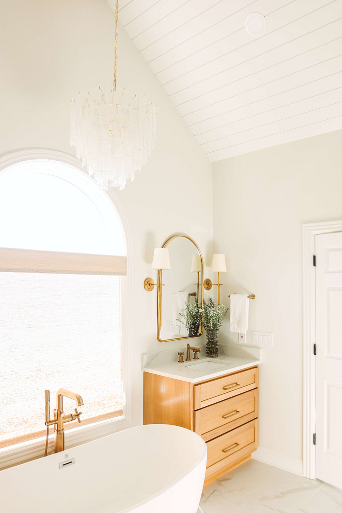 Our warm + bright master bathroom transformation! Get all the details of this renovation on the blog! | www.jillzguerin.com