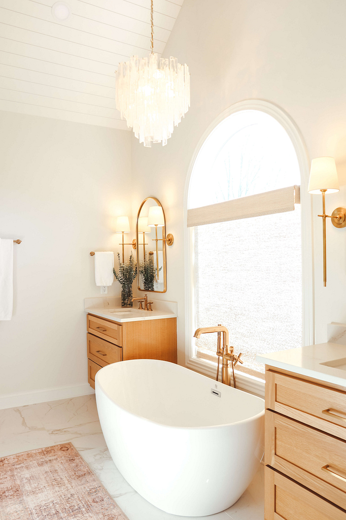 Our warm + bright master bathroom transformation! Get all the details of this renovation on the blog! | www.jillzguerin.com
