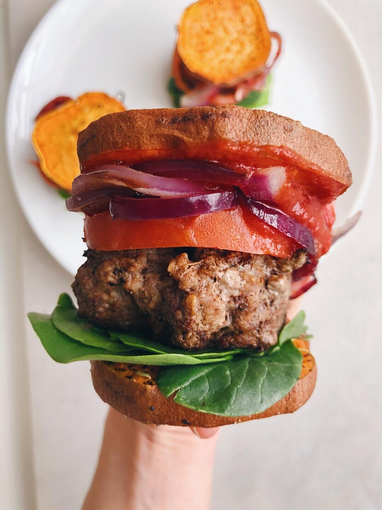 Sweet Potato Sliders: A healthy and delicious way to get your burger fix! #healthysliders | www.jillzguerin.com