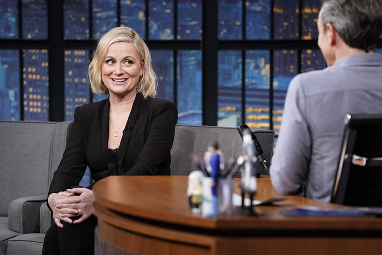 Amy Poehler trashes robots, AI and magicians on 'Late Night with Seth Meyers' - Credit: Syfy