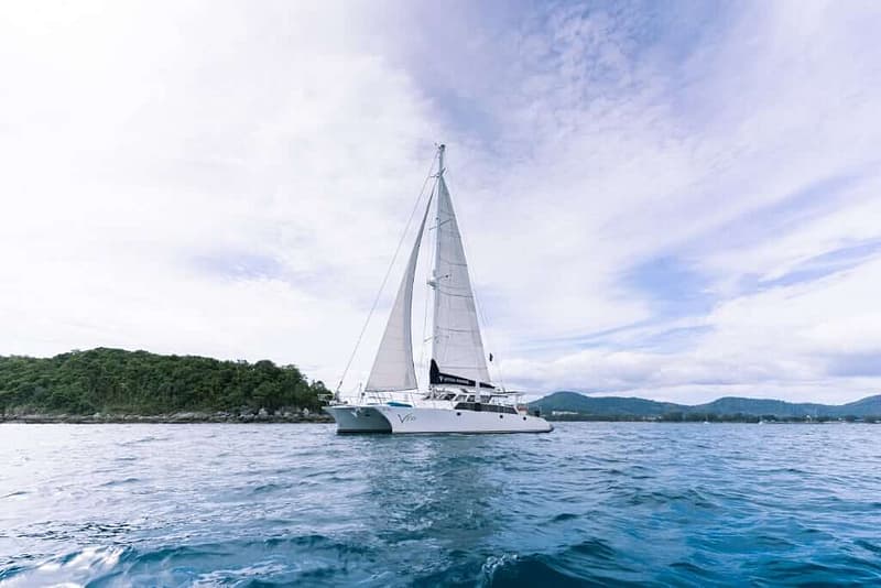 Voile en catamaran à Krabi, en Thaïlande