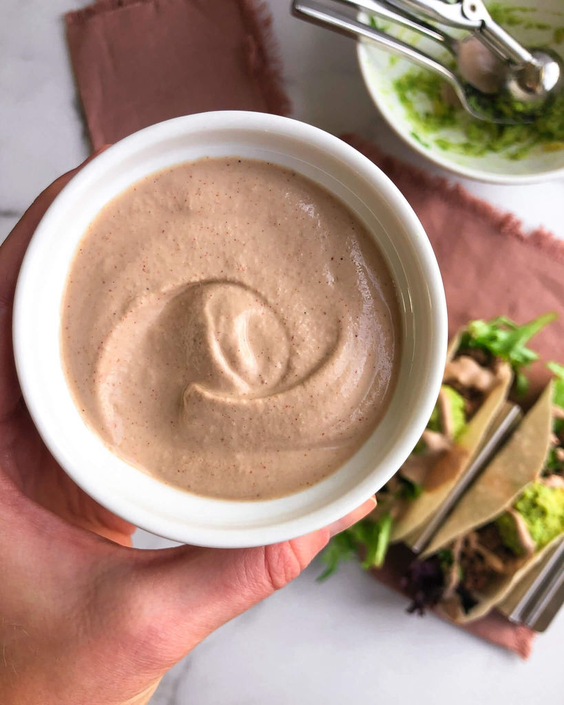 Dairy-Free Creamy Chipotle Sauce: A healthy, creamy sauce with a kick. If you're a chipotle fan, just put this on everything and thank me later! #healthysauce #dairyfree | www.jillzguerin.com