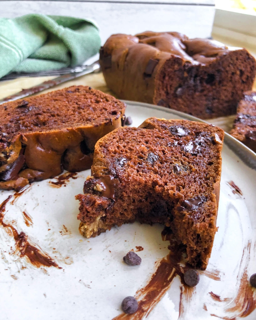 Flourless Chocolate Chunk Bread: I am IN LOVE with this bread. It's fluffy, it's simple, it's clean, and it's chocolatey! #healthydessert #glutenfree #flourless | www.jillzguerin.com