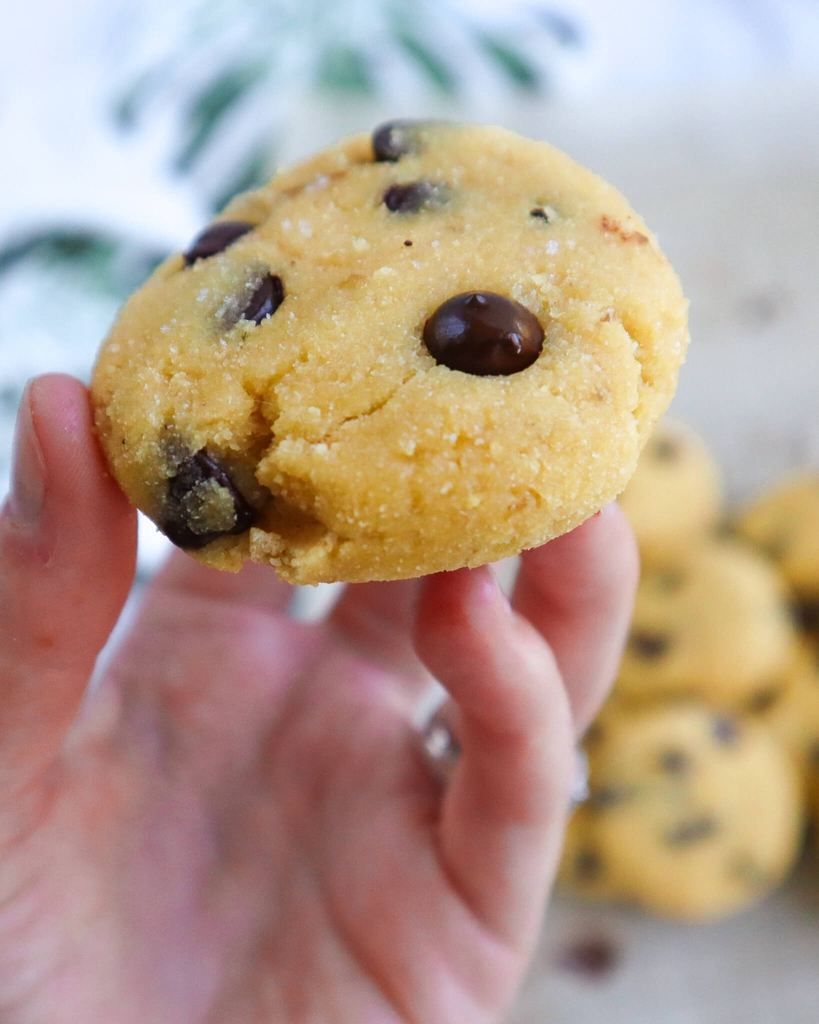 Banana Chocolate Chip Cassava Cookies: A deliciously perfect gluten-free treat! Filled with healthy, clean ingredients and lots of love! #healthycookies #glutenfreecookies | www.jillzguerin.com