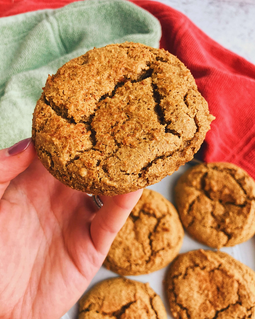 Soft And Fudgy Gingerbread Cookies: Super soft, super fudgy and made with only simple, healthy ingredients. #healthygingerbread #gingerbread | www.jillzguerin.com