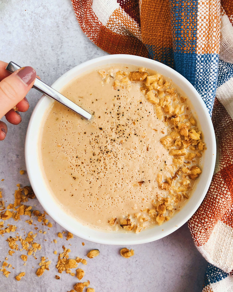 Rosemary Cauliflower Walnut Soup: A healthy, clean ingredient soup perfect for cold and cozy days. #healthysoup #dairyfreesoup | www.jillzguerin.com