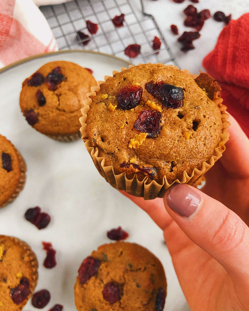 Cassava Cranberry Orange Muffins: A healthy and unique muffin made with only wholesome ingredients! #healthymuffins #glutenfreemuffins | www.jillzguerin.com