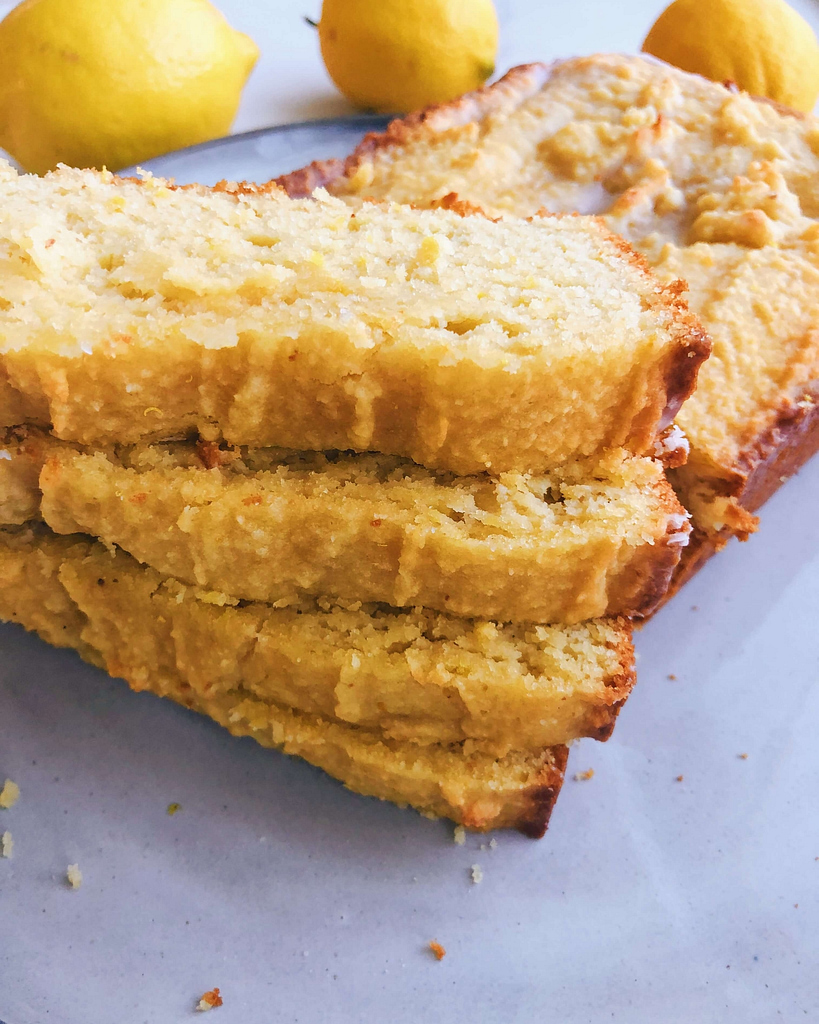 Healthy Lemon Loaf: A yummy lemon loaf made with only clean, healthy ingredients. #lemonbread #lemonrecipe | www.jillzguerin.com