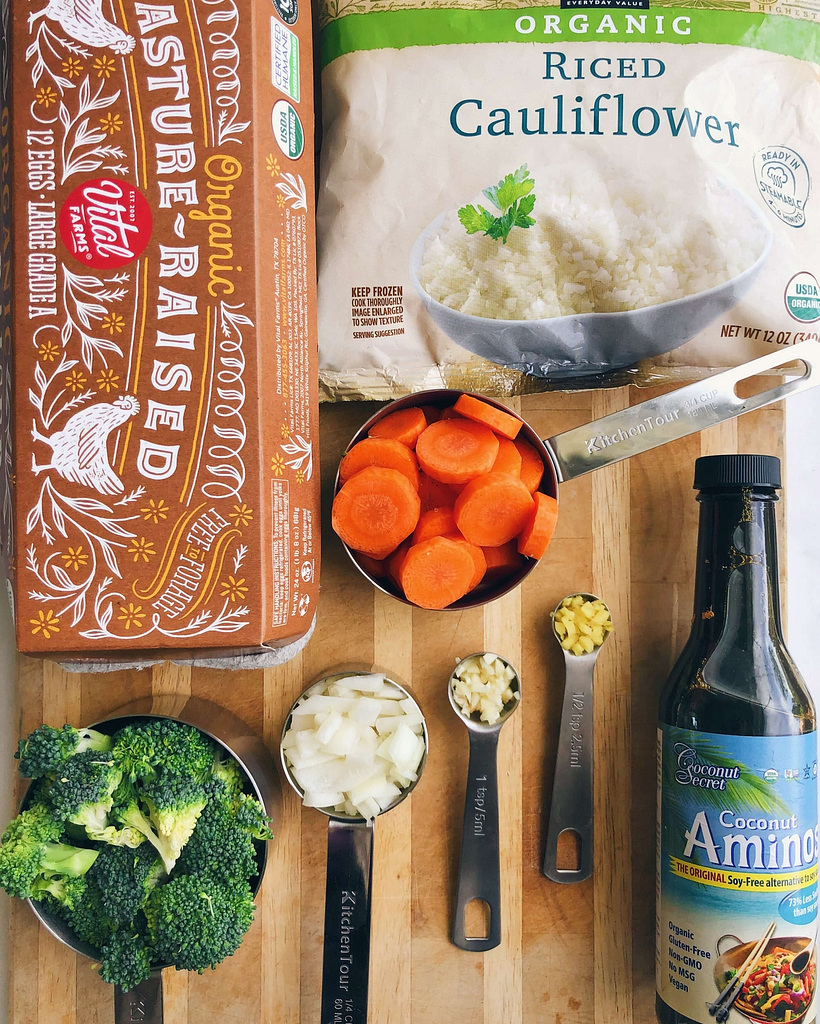 Healthy Cauliflower Fried Rice: An easy but fun way to get in tons of nourishing veggies! #healthyrecipe | www.jillzguerin.com