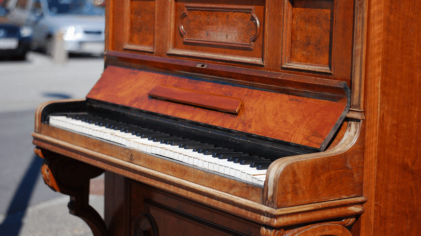 How To Master Piano Removal With These Best Piano Removal Tips 1 Old Junk Piano - Piano Removal and Disposal Service in Bay Area