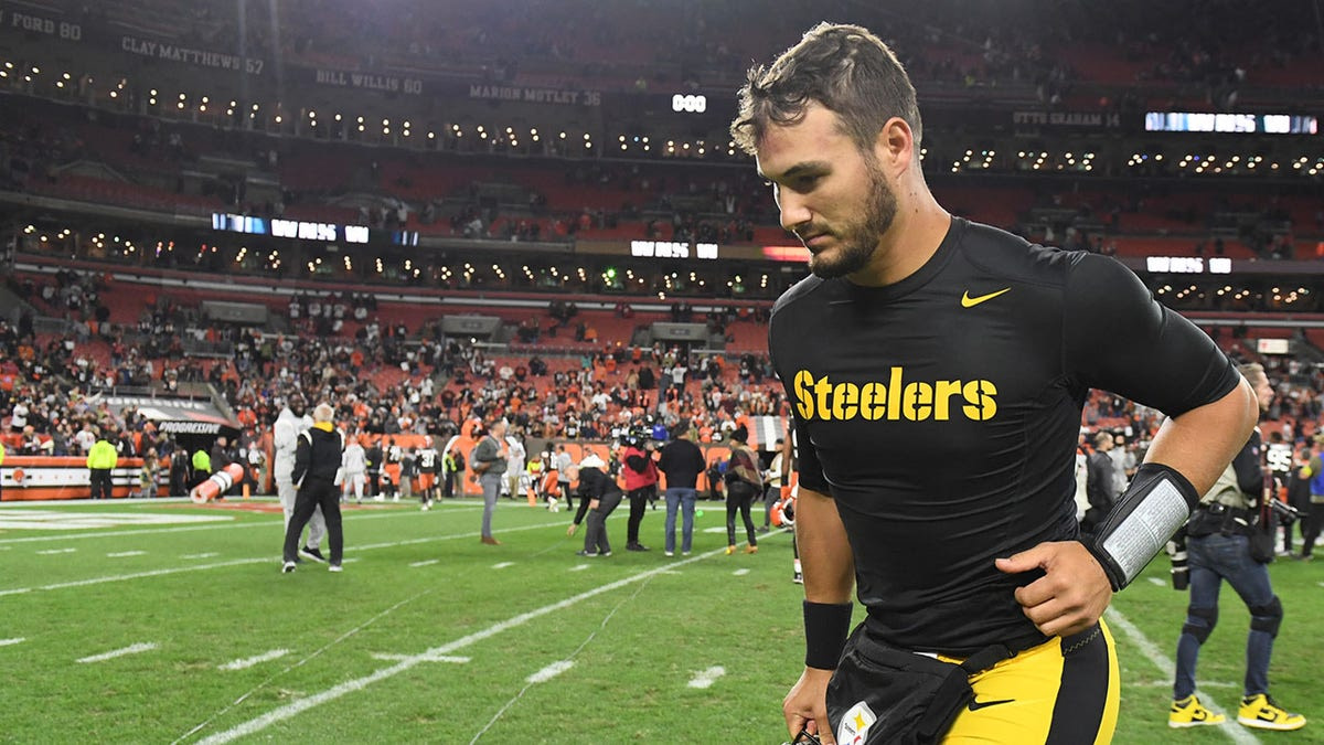 Steelers’ Mitch Trubisky will remain starting quarterback after tough loss to Browns, Mike Tomlin says
