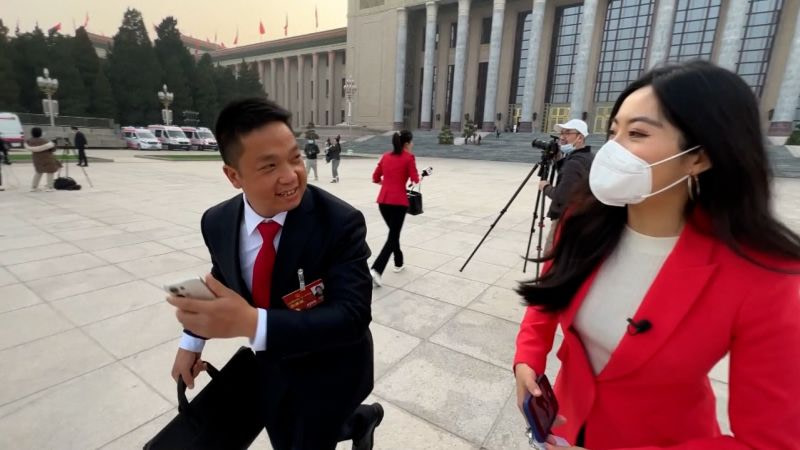 Member of Chinese parliament runs from CNN&#8217;s questions