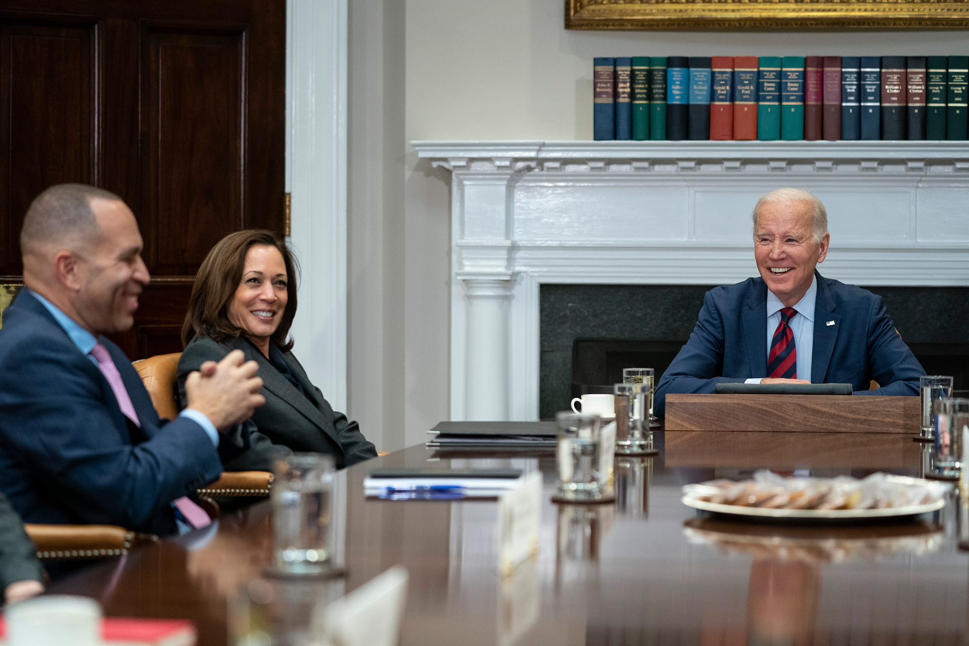 Biden hosts Democrats at White House as standoff over debt ceiling looms