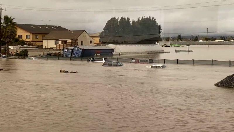 See officials go door to door to evacuate one California town ahead of more flooding
