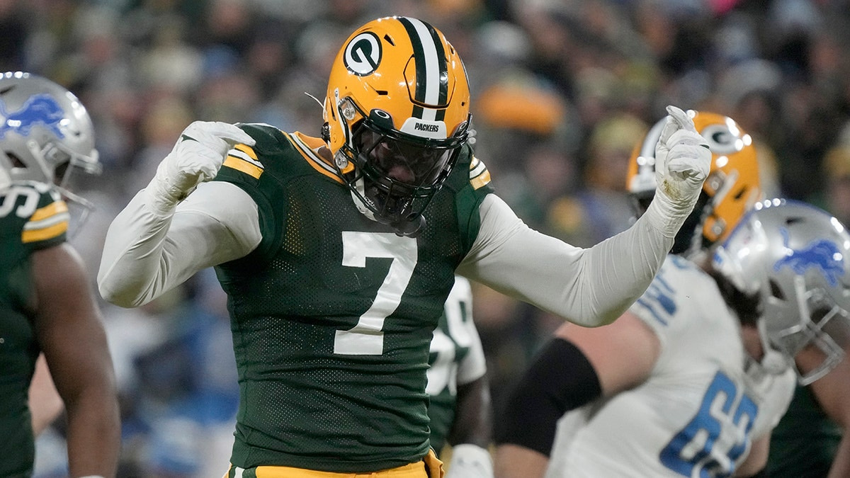Packers’ Quay Walker apologizes for ‘making another stupid decision’ in shoving Lions trainer