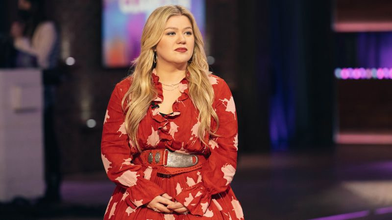 Kelly Clarkson opens up about her divorce