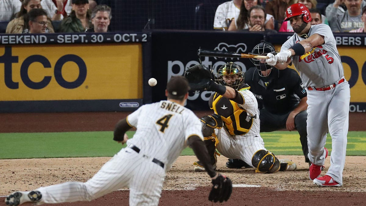 Cardinals’ Albert Pujols still stuck on home run No. 698, breaks up Padres’ no-hit bid