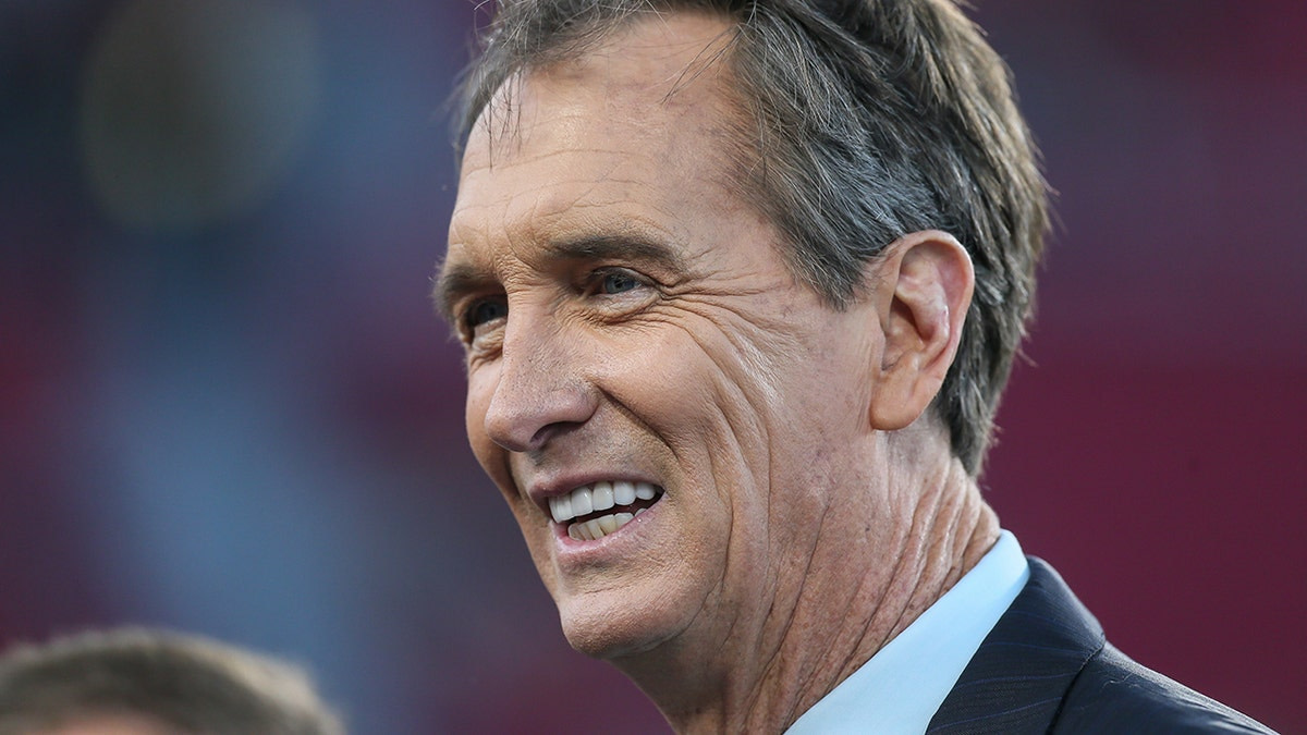 NFL broadcaster Cris Collinsworth delights fans with breakdown of ‘double-cheek push’