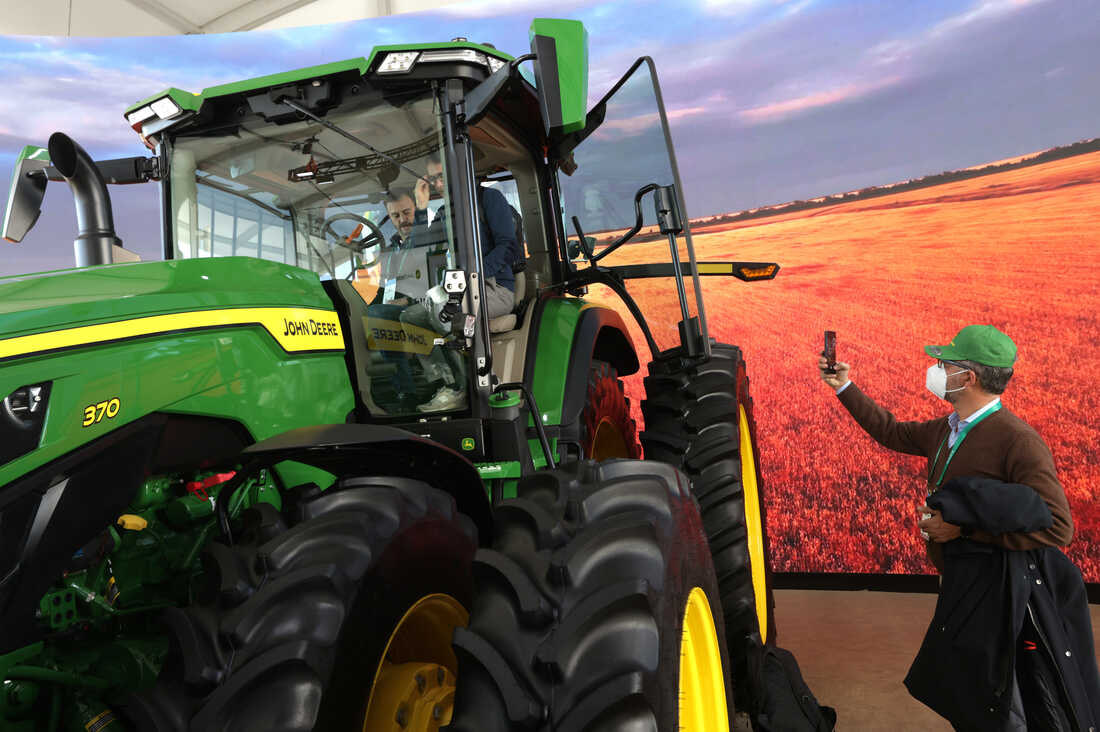John Deere vows to open up its tractor tech, but right-to-repair backers have doubts