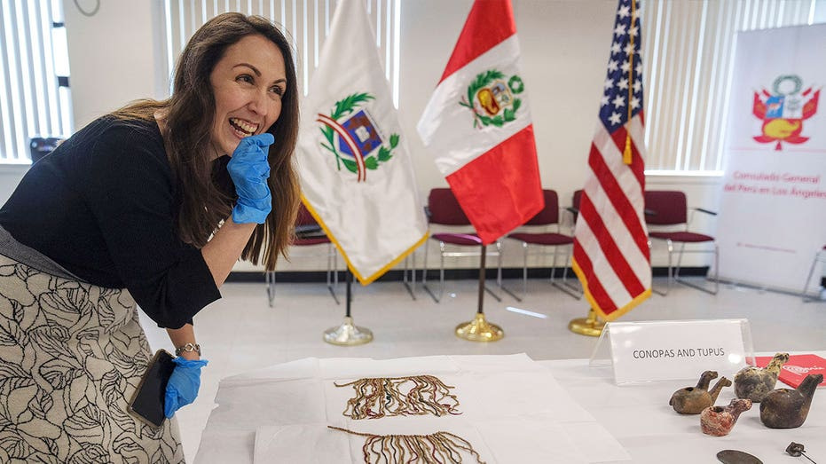 US returns sculptures, artifacts to Peru in ceremony at LA consulate