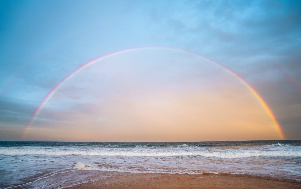 Arc-en-ciel sur la plage